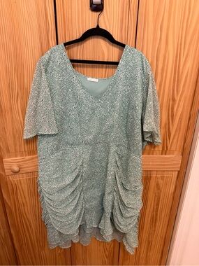 Leith Mint Green Floral V-Neck Blouse
